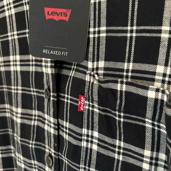 Levi's Women’s Relaxed Fit Black And White Flannel Button Down Size M - Picture 5 of 7